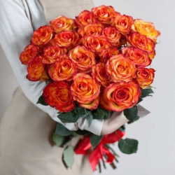 Роза оранжевая Эквадор